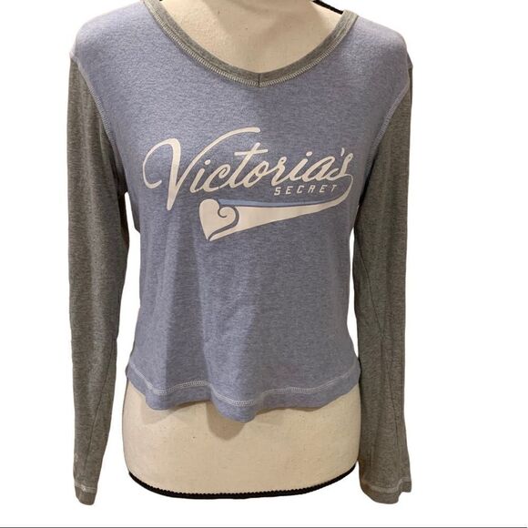 Victoria’s Secret Slightly Cropped Long-Sleeved Graphic Tee, Size M. - Picture 1 of 8